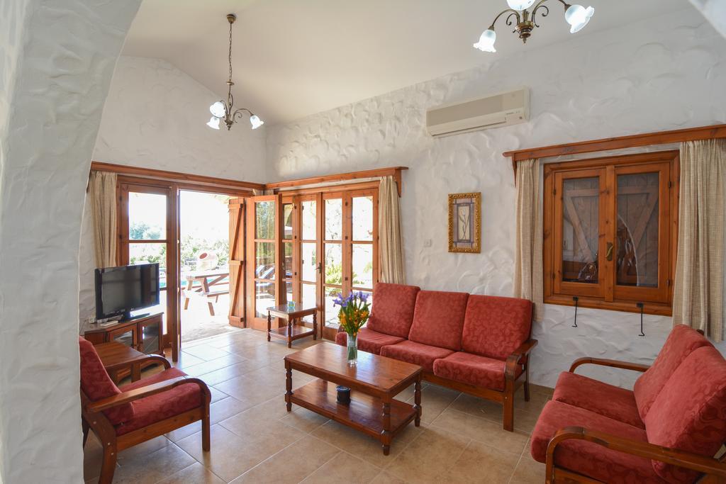 La Estancia Polis Exterior photo